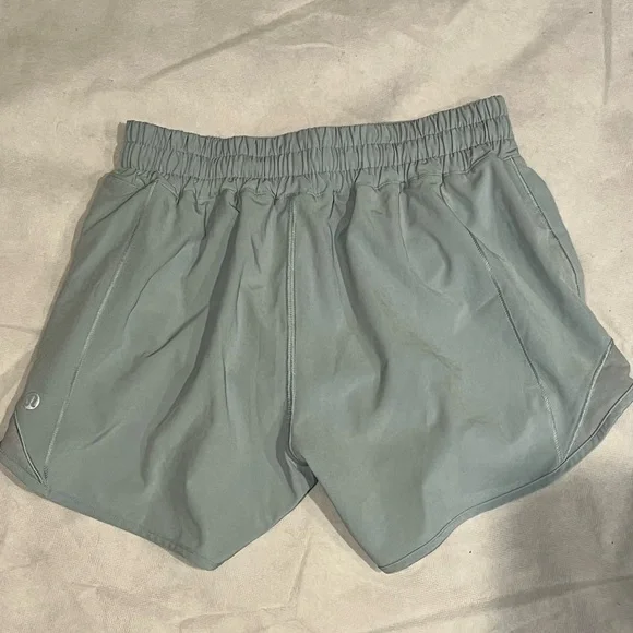 LULULEMON Light Green Lined Shorts sz 4 Tall - Picture 2 of 5